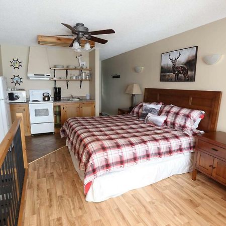 Hilton Beach Inn & Spa Thessalon ภายนอก รูปภาพ