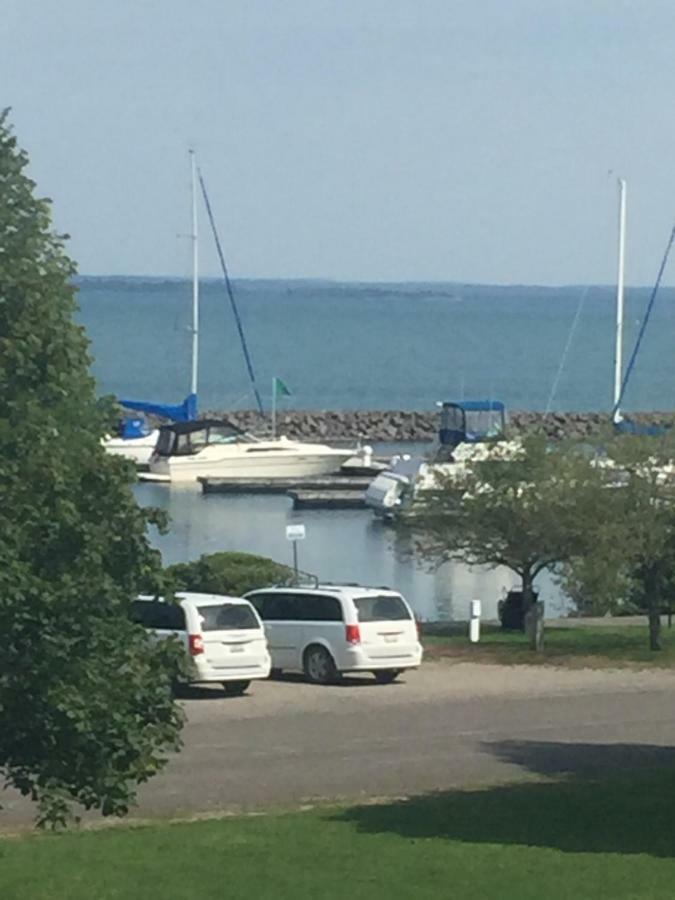 Hilton Beach Inn & Spa Thessalon ภายนอก รูปภาพ